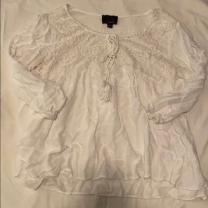 White flowy 3/4 sleeve shirt